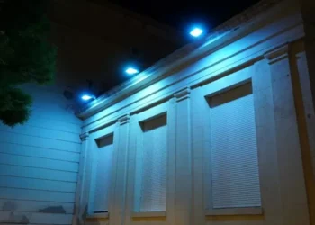 Trenque Lauquen se ilumina de turquesa por el Día Internacional de la Dislexia