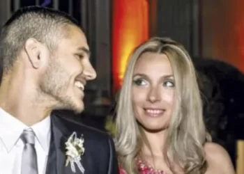 Las redes destrozan a Mauro Icardi por aupar una foto con su mamá en la boda con Wanda Nara
