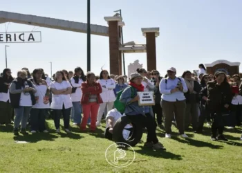 ¡Basta de Peligro! Masiva Protesta Docente y municipal Exige Arreglo URGENTE de la Ruta Nº33