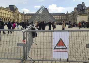 El Louvre admiración en 88 millones de euros el valor de las joyas robadas