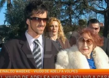 El viudo de Adelfa Volpes, distinto en Gossip: Reinaldo Wabeke se casó con un hombre de 26 años