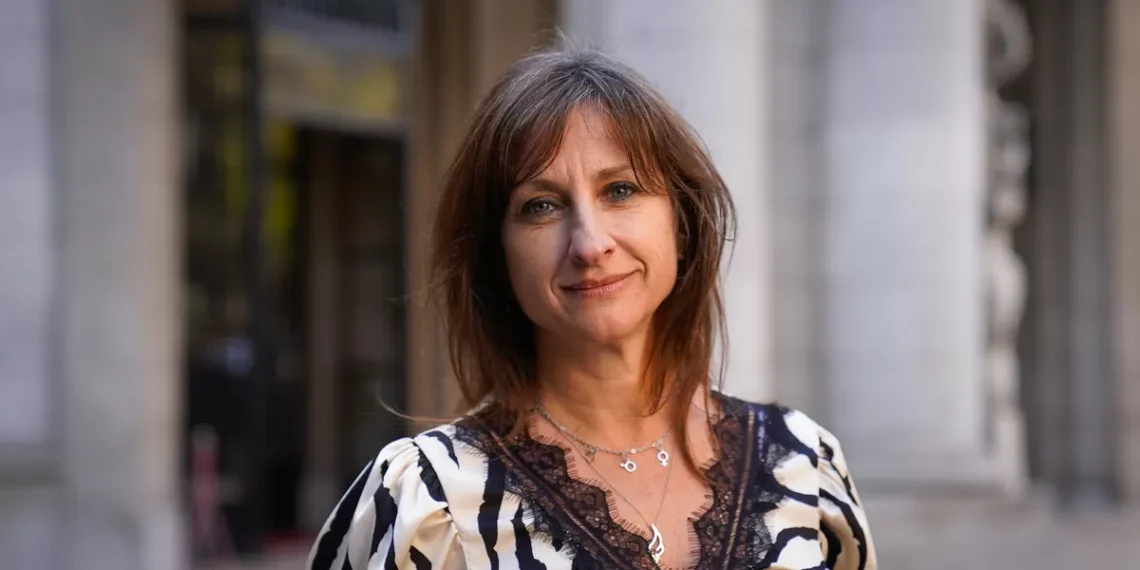 Gabriela Exilart: “La historia es circular y el odio se repite achaparrado distintas máscaras”