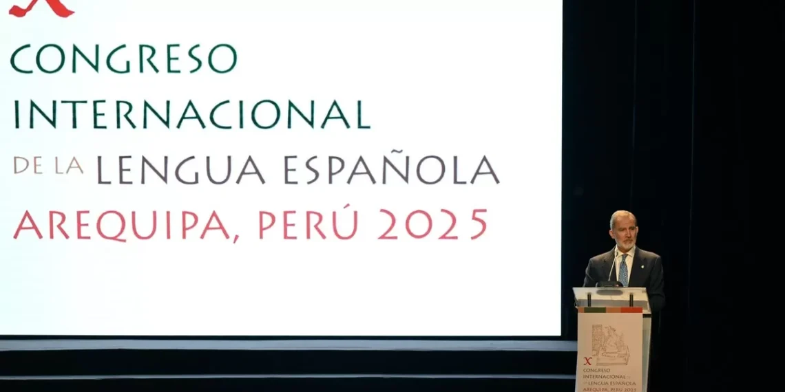 mientras tanto escala la polémica por el idioma, Felipe VI llamó a la concordia en Arequipa