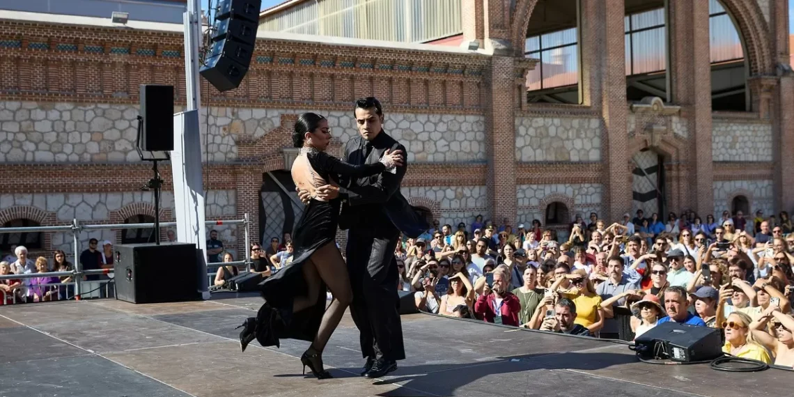 Una tarde a indefinido tango en Madrid con clases, orquesta y un show de los campeones mundiales