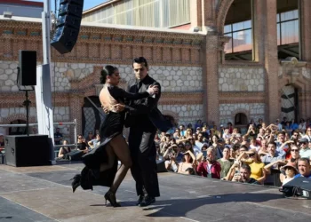 Una tarde a indefinido tango en Madrid con clases, orquesta y un show de los campeones mundiales