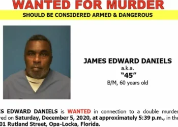 “Armado y arriscado”: buscan a un preso condenado por doble asesinato liberado por error en Miami