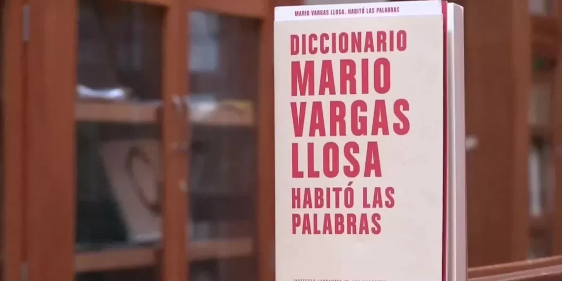 Vargas Llosa en cien palabras, de la A a la Z, un mapa simbólico y cariñoso del Nobel