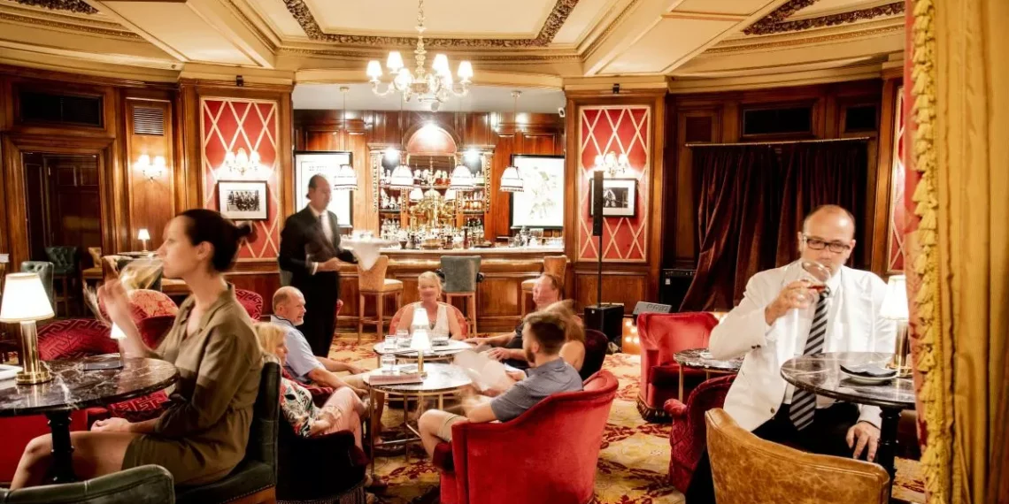 Guerra de cócteles en el hotel El Palace de Barcelona