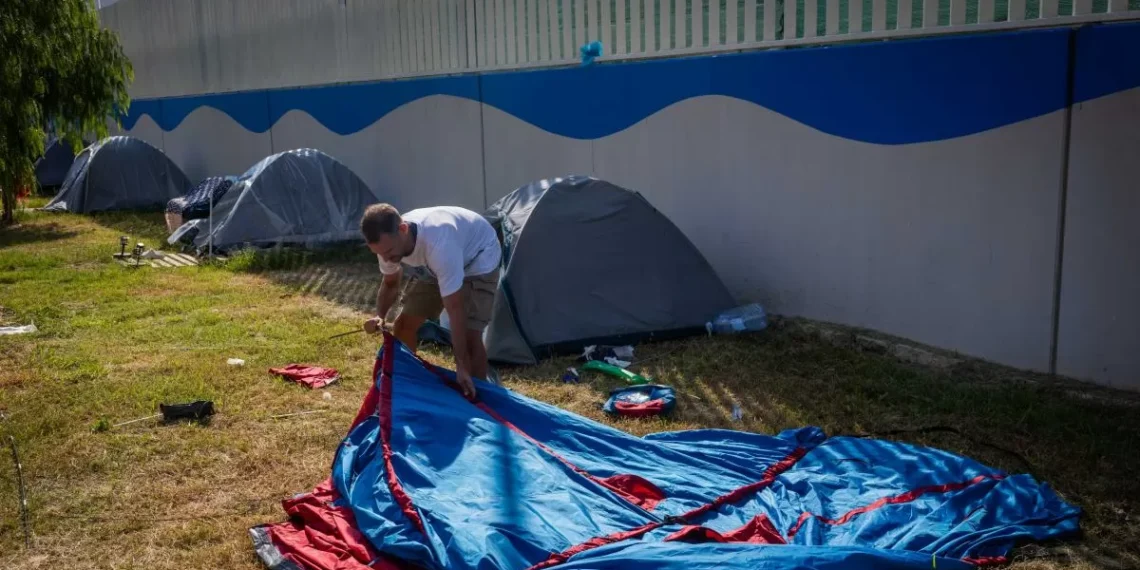 Así es el mayor asentamiento de tiendas de campaña de Barcelona