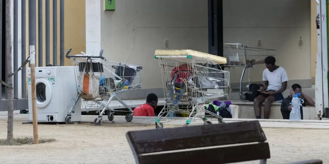Junts y el PSC pactan cómo desalojar el parque Joan Miró