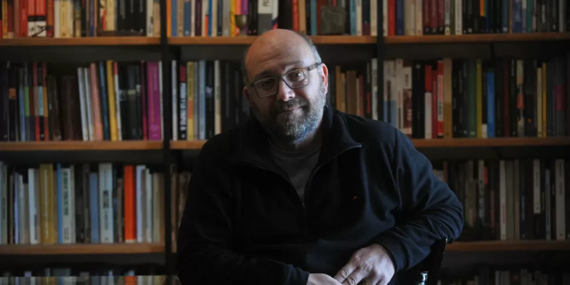 Federico Lorenz: “Nos quieren embrutecer, pero hay que resistir”