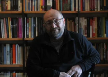 Federico Lorenz: “Nos quieren embrutecer, pero hay que resistir”