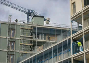 El PP propone a Collboni y Junts un concordia para eliminar la obligatoriedad del 30%