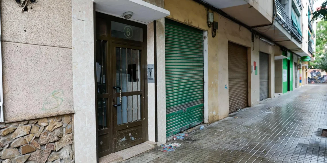 Un atasco en una terraza hace que la Policía halle el cadáver de un macho que llevaba muerto 15 años