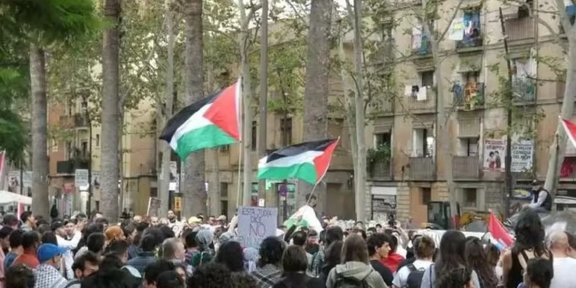 pincho manifestación propalestina en Barcelona acaba con seis detenidos y varios mossos heridos