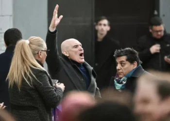 tundido por su relación con Spagnuolo, Espert no consigue reflotar la campaña