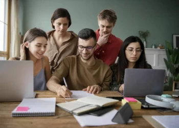 Estudiar demasiado puede terminar tu memoria, según Amara Aladel, médica de urgencias