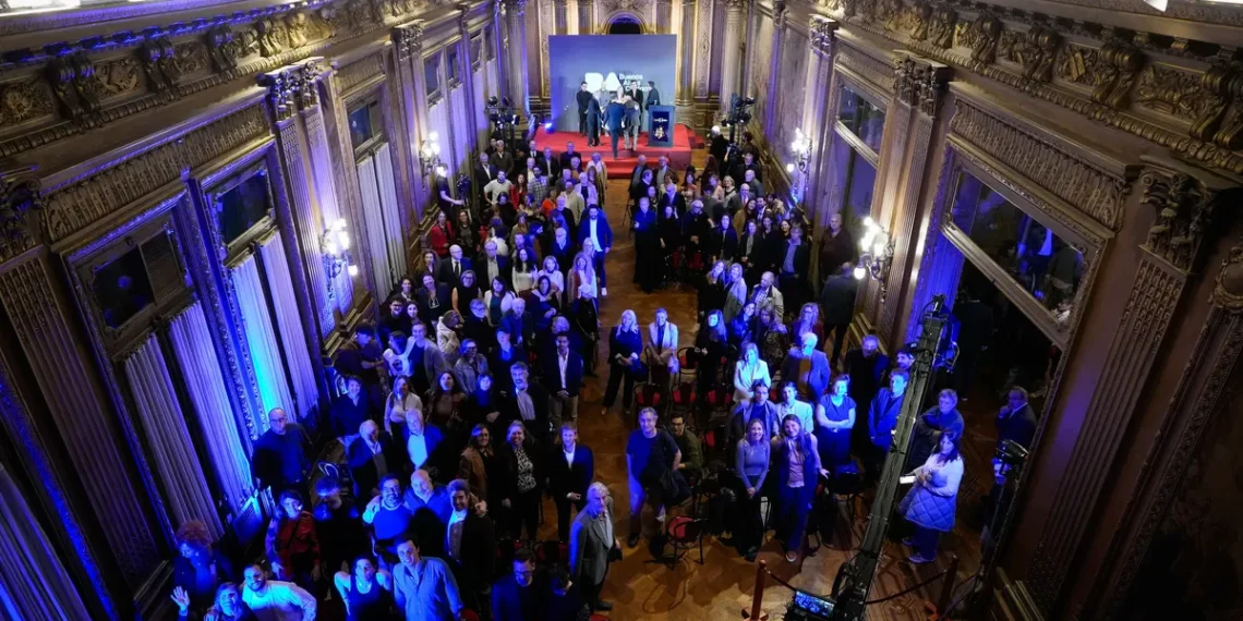 distinción Clarín Novela 2025: una noche de celebración para la cultura y las letras