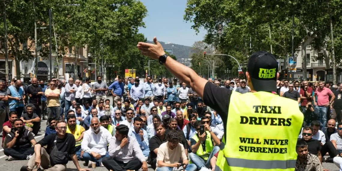 Élite Taxi amenaza a Uber y el Barça: tomar la Gran acercamiento y el paseo de Gràcia con 3.000 coches