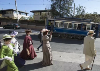 La oposición a Collboni reclama sin fisuras recuperar el Tramvia Blau
