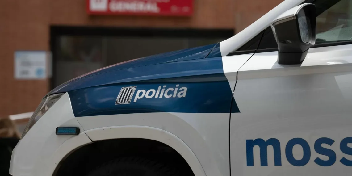 Detenido en Barcelona por apuñalar dos veces a su quebrada de 75 años