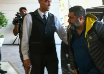 Kicillof abre una negociación con Angelici para destrabar el endeudamiento