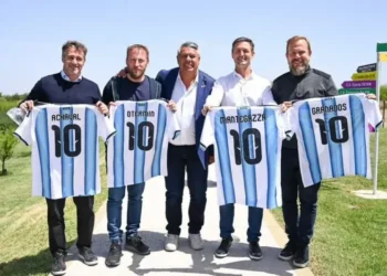 Tapia mostró el apoyo de intendentes a su gestión en Ceamse y dio pincho sugestiva señal a la interna del PJ