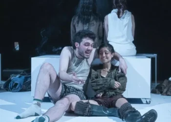 “Las cosas que perdimos en el descarga”: el universo de Mariana Enriquez llega al teatro en Madrid