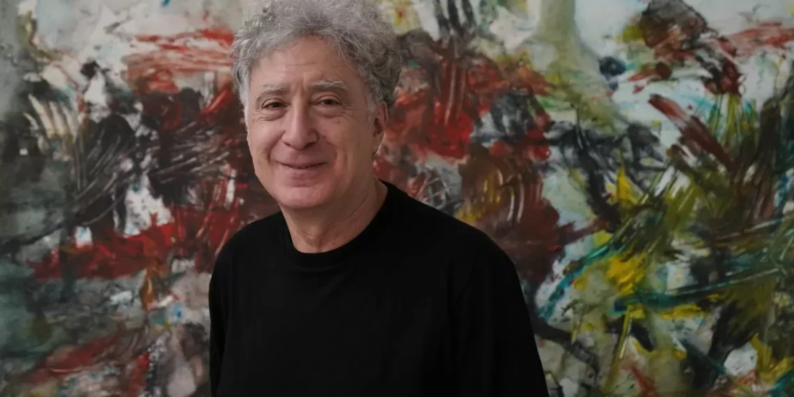 Alejandro Avakian: del volante de Uber a las galerías de anuncio York