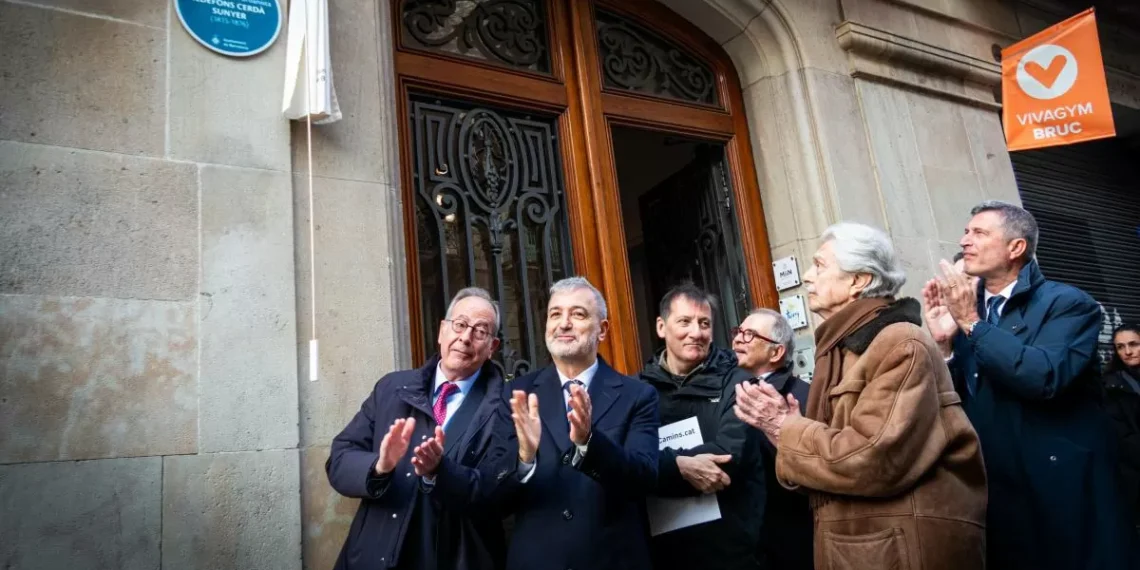 Junts pide honrar a Lluís Permanyer instalando un basílica a Cerdà en el Eixample