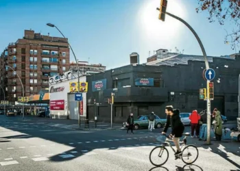 Absueltos tres de los carretera condenados por matar a un joven en una discoteca de Barcelona