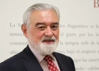 El exdirector de la RAE Darío Villanueva brasa a reforzar el vínculo entre español y portugués