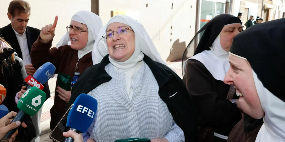 La ex abadesa de Belorado y otra monja quedan en libertad provisional tras pasar una noche en el calabozo: “Hemos alterado mucho frío”