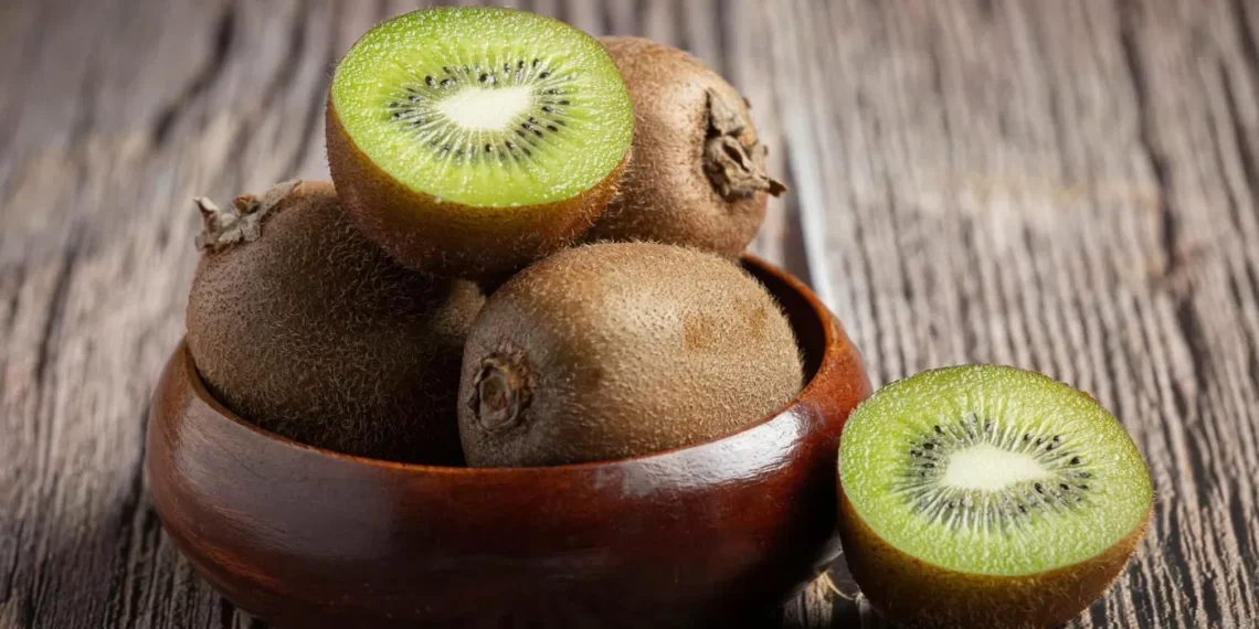 Beneficios del kiwi: “En niños y adultos mayores el consumo sincrónico puede reducir la sintomatología de los resfriados”