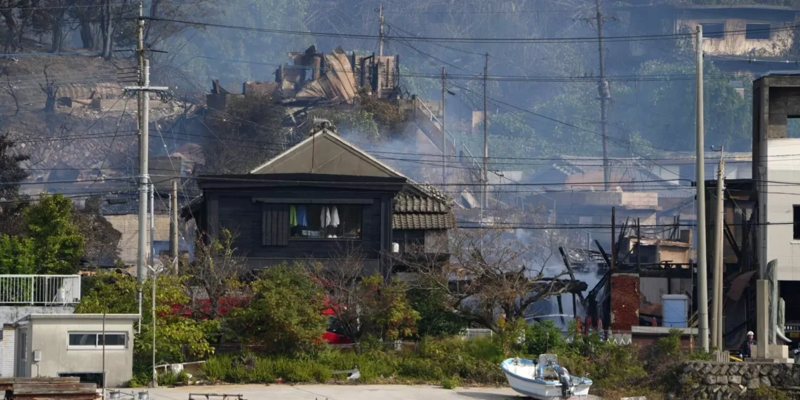 Al aparte un muerto en un incendio en Japón que ha arrasado más de 170 edificios