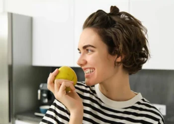 ¿Manzana pelada o con piel?: “No es un método infalible por si solo para achurar la diarrea, pero sentará mucho mejor”