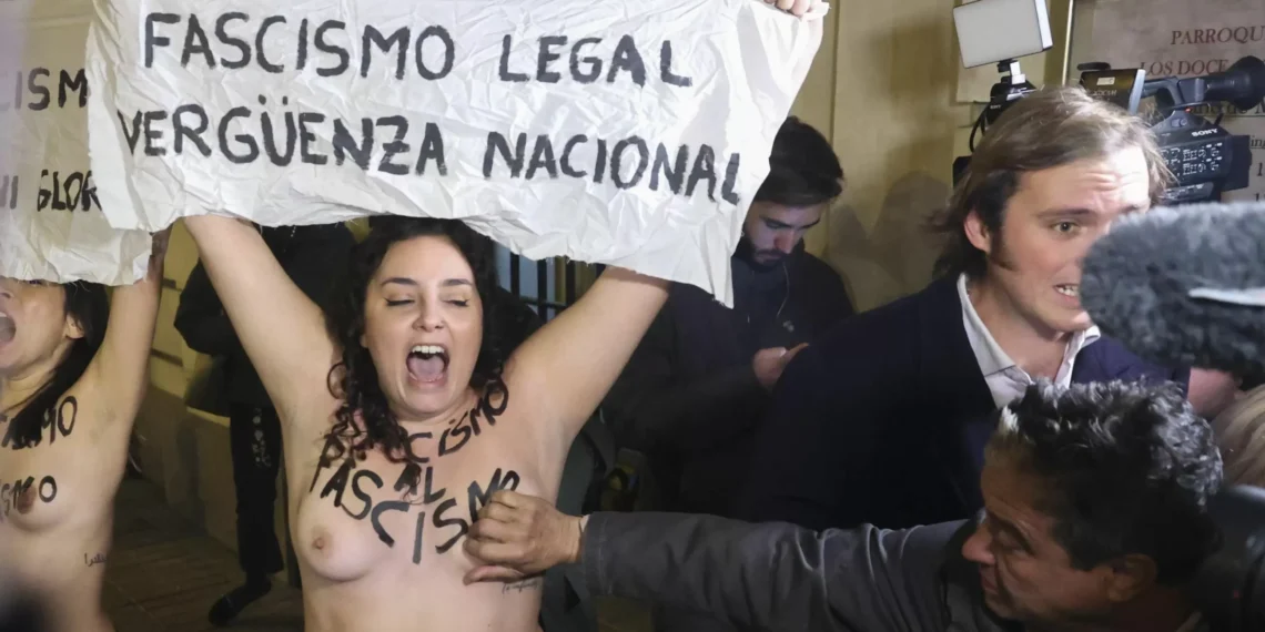 Detenido el presunto agresor de las activistas de Femen que se concentraban contra una ceremonia por Franco