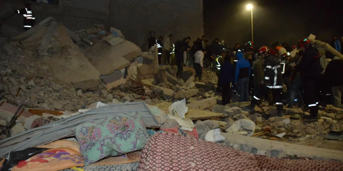 El derrumbe de dos edificios residenciales deja al menos 19 muertos en Fez