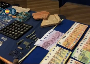 Recuperan una corona visigoda del siglo VI con enganchón detenidos por expolios en León y Valladolid