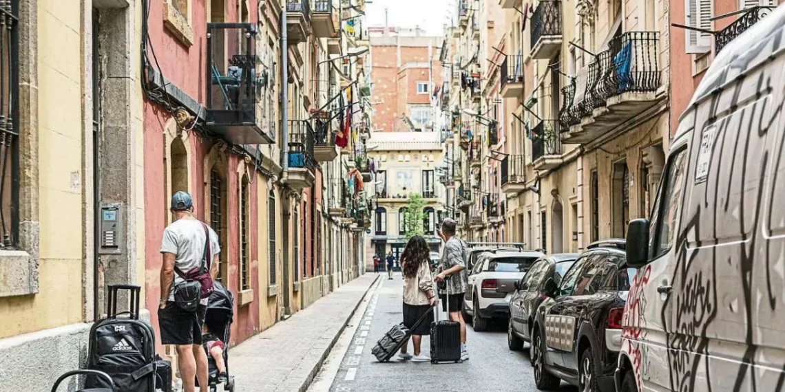 Los barrios más gentrificados de España son la Barceloneta y el Born