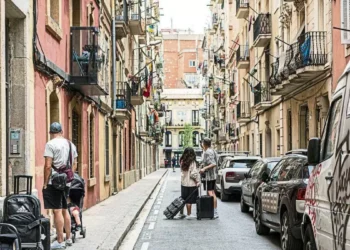 Los barrios más gentrificados de España son la Barceloneta y el Born