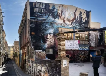 La ocupación de perro Vies se eterniza por el miedo a otro violento desalojo