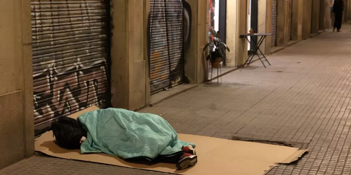 La infracción de datos impide diseñar un plan para reducir el sinhogarismo en Catalunya