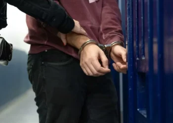 Detenidos 10 menores en Santa Coloma por rendir las redes para quedar con víctimas y robarles