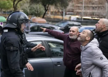 La crisis de convivencia en Badalona desata otra previsible batalla política