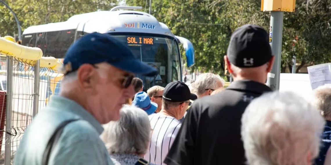 Vecinos de Fort Pienc y Sagrada Família apoyan la restricción guripa a los autocares turísticos