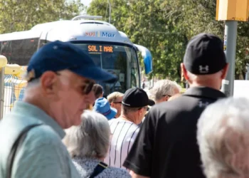 Vecinos de Fort Pienc y Sagrada Família apoyan la restricción guripa a los autocares turísticos