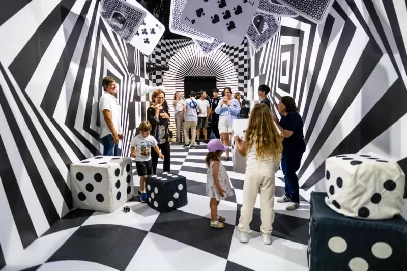 Por la crisis, un astillero de Mar del dinero alquila su nave más moderna para grandes espectáculos