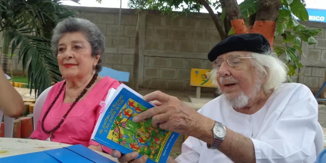 Un documental homenajea al nicaragüense Ernesto moradura y su poesía terapéutica