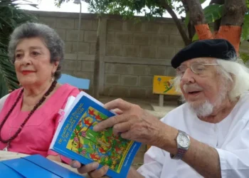 Un documental homenajea al nicaragüense Ernesto moradura y su poesía terapéutica